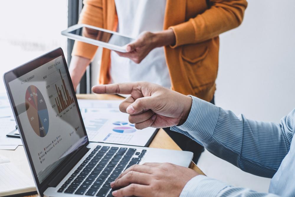 Kuva diagrammeista kannettavassa